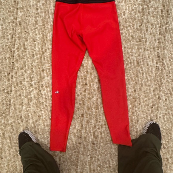 ALO Yoga Leggings Size M High Waisted Tomato Red Logo - Picture 8 of 8